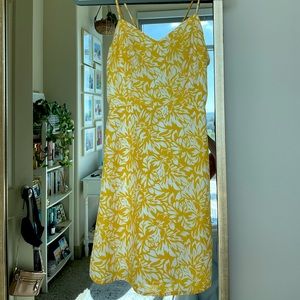 Lulu’s Yellow Floral Sundress (XS)